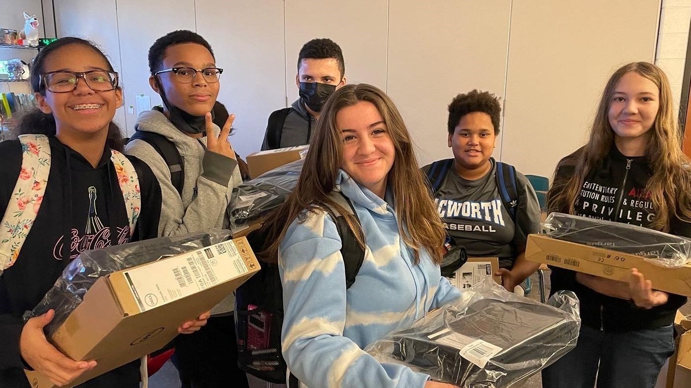 8th Grade laptop distribution
